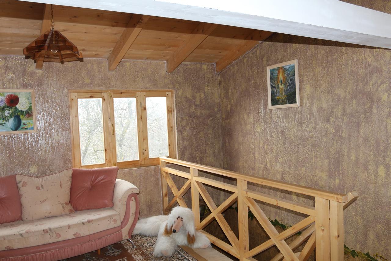 Laila Guest House Mestia Extérieur photo