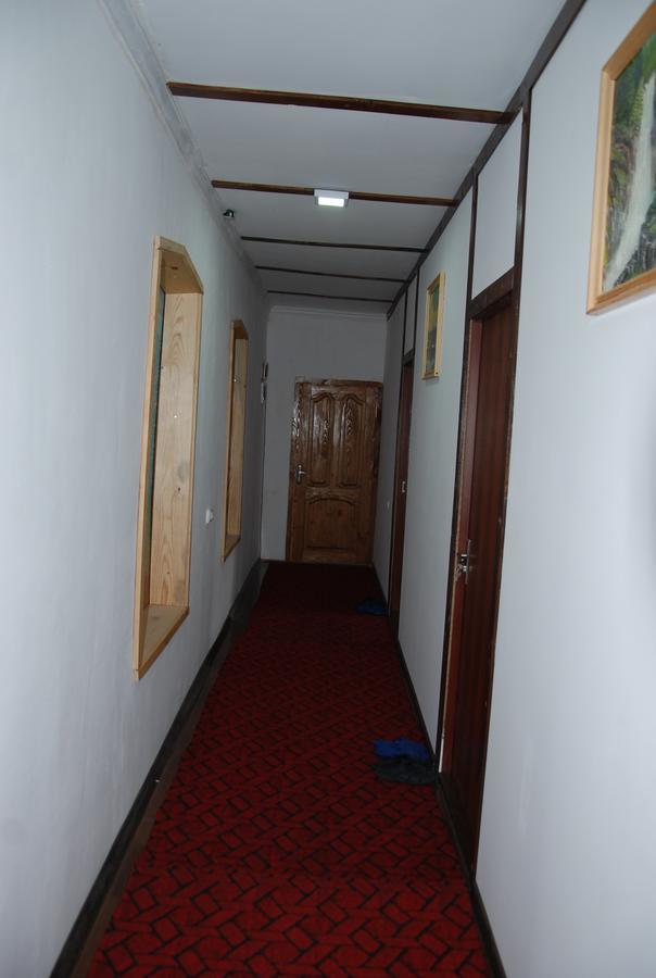 Laila Guest House Mestia Extérieur photo