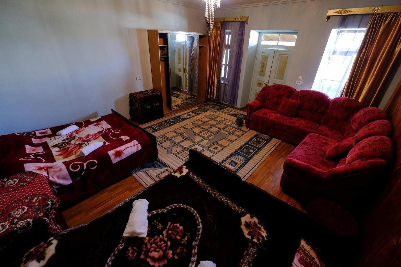 Laila Guest House Mestia Extérieur photo